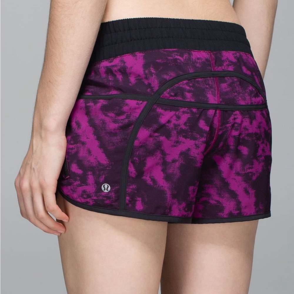 Lululemon Tracker Short III *4-way Stretch Size 4 in Breezie Regal Plum Black
